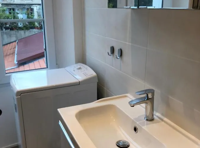 Center Apartment *